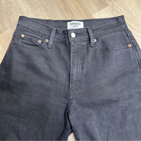 Denizen Levi’s Ultra High Rise Straight Crop Black Distressed Jeans size 7 W28 - Picture 3 of 7
